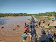 Açude transborda no Sertão de PE e submerge figuras rupestres de 6 mil anos em Rajada