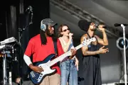 Blood Orange encanta Lollapalooza 2026 com show introspectivo e musicalidade impecável