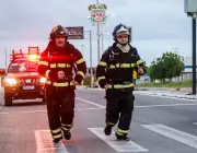 Bombeiros correm 5,7 km com equipamento de 30 kg em evento no RN