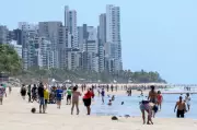 Brasil é o 4º país com praias mais poluídas por bitucas de cigarro no mundo