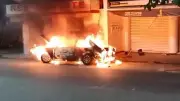 Briga de trânsito em Guaçuí termina com carro incendiado e dois motoristas presos