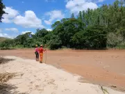 Buscas por desaparecido em enxurrada completam 22 dias em Ubá, Minas Gerais