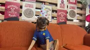 Cachorro frentista Matuê completa 11 anos com festa solidária em posto de Campinas