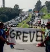Caminhoneiros mantêm ameaça de greve e aguardam medidas do governo Lula sobre diesel e fretes