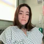 Carolina Arruda retorna a Bambuí para concluir graduação enquanto enfrenta neuralgia do trigêmeo