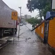 Carreta derruba poste e fiação sobre centro de saúde em Campinas, SP