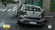 Carro colide com poste e incendeia em Belém, causando transtornos no trânsito local