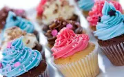 Confeiteira ganha causa por cupcakes não pagos, mas é condenada por chamar cliente de 'caloteira'