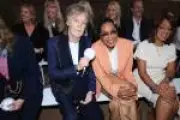 De Kate Moss a Oprah Winfrey: Paris Fashion Week reúne celebridades nas primeiras filas