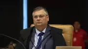 Decisão de Flávio Dino sobre sigilo de amiga de Lulinha gera crise entre STF e Congresso