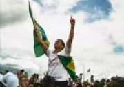 Estratégia de Flávio Bolsonaro: Nikolas Ferreira é peça-chave na pré-campanha presidencial