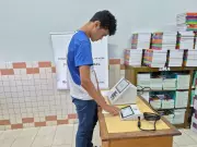 Estudantes do Acre emitem primeiro título e aprendem a votar em ação do TRE
