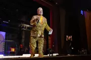 Festival de Curitiba inicia 34ª edição com aula-show de samba e programação intensa