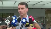 Flávio Bolsonaro busca apoio de Ratinho Jr. para Presidência em meio a tensões políticas