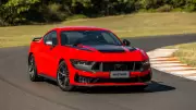 Ford Mustang Dark Horse custa R$ 649 mil no Brasil, mas na Argentina sai por R$ 390 mil após corte de impostos