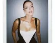 Giovanna Lancellotti brilha no Golden Globes com raro vestido Mugler vintage de 1998