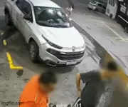 Homem é detido após atear fogo em combustível derramado em posto de gasolina em Orleans, SC