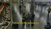 Homem é detido por fotografar menina no metrô de SP; série documental revela rotina do sistema