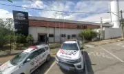Homem é preso após agredir companheira com martelo e socos em Alumínio (SP)
