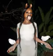 HorsegiirL, DJ 'metade humana, metade cavalo', se apresenta no Lollapalooza 2026