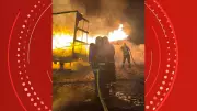 Incêndio em caminhão com acetona interdita BR-262 em Domingos Martins, ES