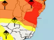 Inmet emite alerta vermelho para 11 cidades do Leste de Minas Gerais devido a chuvas extremas