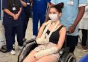 Jovem esfaqueada após negar namoro recebe alta hospitalar no Rio após 27 dias internada