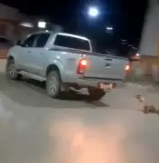 Motorista arrasta cachorro amarrado a caminhonete em via pública de Redenção, no Pará