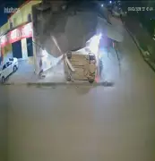 Motorista embriagado perde controle e carro bate em restaurante em Porto Velho