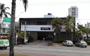 Mulher de 34 anos morre afogada em piscina de condomínio em Praia Grande