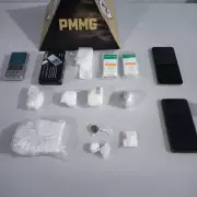 Nervosismo e mãos sujas de pó levam à prisão de suspeitos de tráfico em Salinas