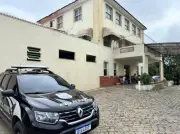 Operação Onipresença cumpre mandados contra médicos por esquema de escalas em MG