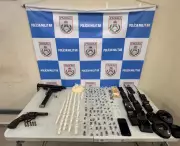 Operação policial em Volta Redonda prende homem com metralhadora e apreende arsenal de drogas