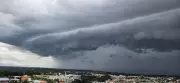 Paraná em alerta máximo: Inmet emite avisos de tempestades e chuvas intensas até quinta-feira