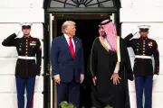 Países do Golfo pressionam Trump a continuar guerra contra o Irã até mudança de regime