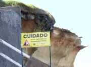 Pedra do Chapéu em Tibau tem trecho interditado após desmoronamento de falésia