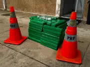 PRF apreende quase 90 kg de maconha em carro na BR-267 em Juiz de Fora