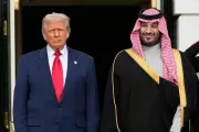 Príncipe Saudita Incentiva Trump a Continuar Guerra Contra o Irã, Revela Jornal