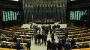 Sem CPMI, Congresso tem semana fraca com foco na janela partidária