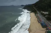 Semana chuvosa e mar agitado atingem Centro-Sul do Brasil com ressaca e ondas de até 3 metros
