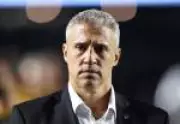 São Paulo demite técnico Hernán Crespo após eliminação no Paulistão