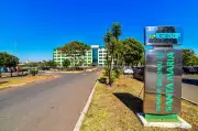 Técnica de enfermagem é presa ao tentar sair com bebê de hospital no DF