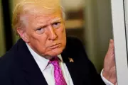 Trump Anuncia Saída dos EUA do Irã em Entrevista a Bordo do Air Force One