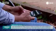 Uso excessivo de celulares compromete habilidades sociais de crianças e adolescentes