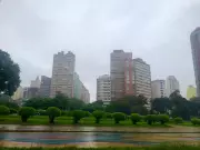 VCAN intensifica chuvas no Sul e Sudeste; Norte e Nordeste enfrentam calor e temporais
