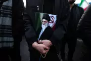 Vídeo viral de velório é falso: não mostra Ali Khamenei, mas funeral de Hassan Nasrallah