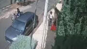 Veterinária é rendida e tem carro roubado em Uberlândia; criminosos cogitaram invadir casa