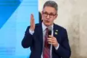 Zema inicia pré-campanha atacando 'intocáveis de Brasília' e prometendo fim de privilégios