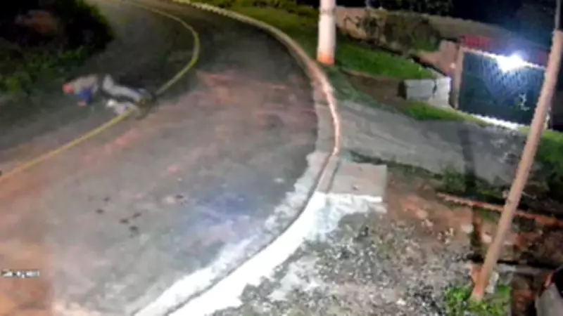 Ciclista derrapa e é atropelado por ônibus em Itatiba; socorro levou 50 minutos