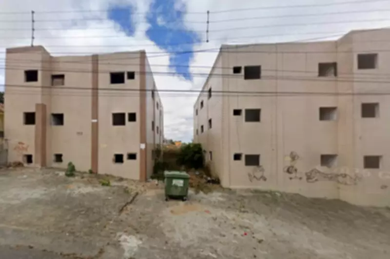 Dois corpos em decomposição são encontrados em prédio abandonado em Garanhuns